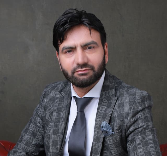 Naveed Anwar Hussain